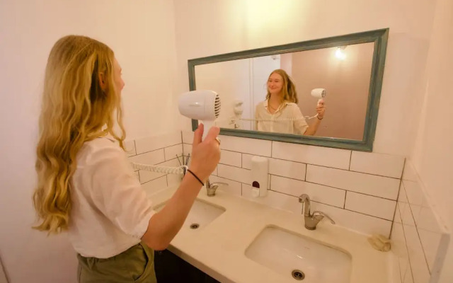 Jungle Jaffa Hostel Age 18 to 45