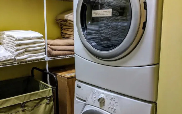 The Crash Pad - An Uncommon Hostel