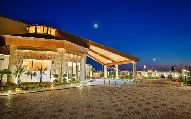 Pratap's Signature Hotel-Resort&Spa