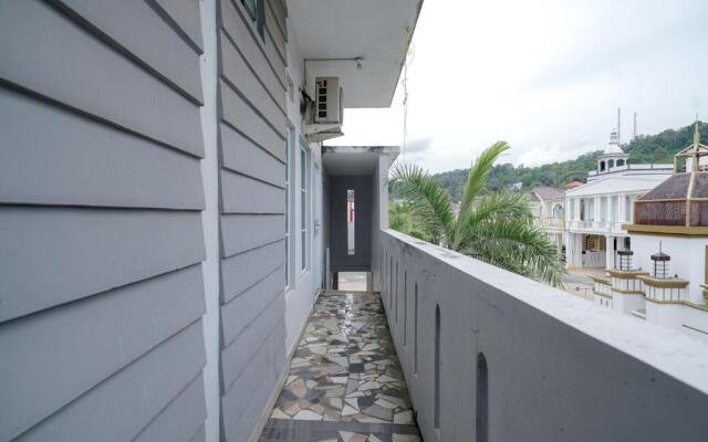 RedDoorz Syariah near RS Awal Bros Batam