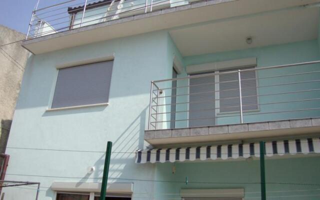 Sunny Apartments