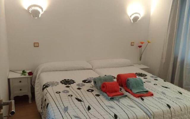 Apt Cardoso 3 ao lado da Praia Peneco
