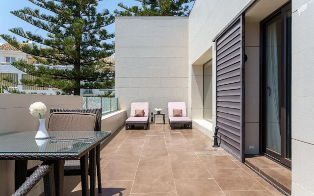 Riviera Beach & Garden - CT 106