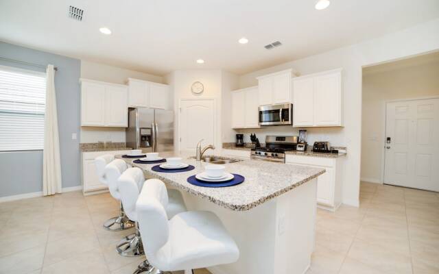 5 Bdrm Solterra New Home