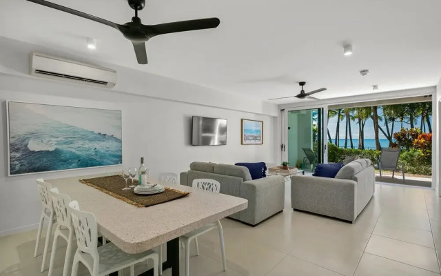 Ground-floor Absolute Beachfront Luxury