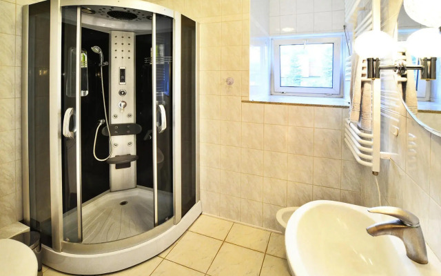 Comfortable House by the Lake, Insko