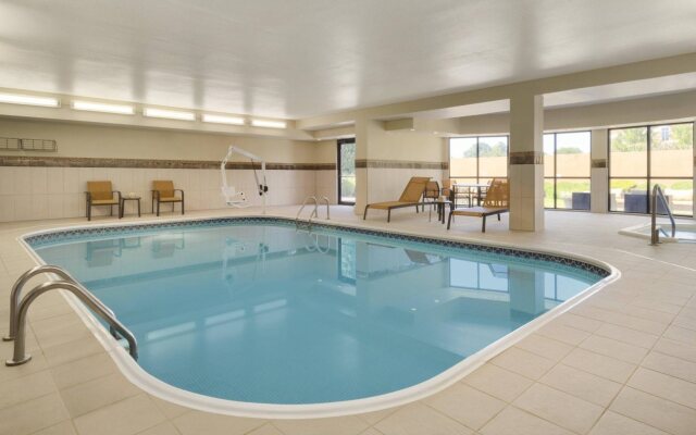 Courtyard by Marriott Akron Fairlawn