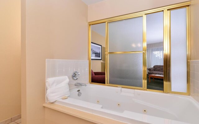 Best Western Plus Plaza Hotel