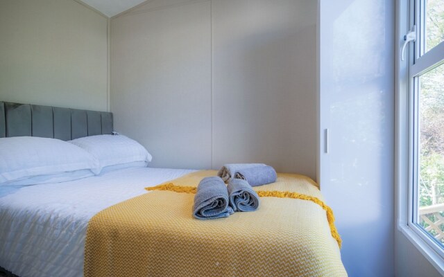 The Studio - 1 Bedroom Cabin - Amroth