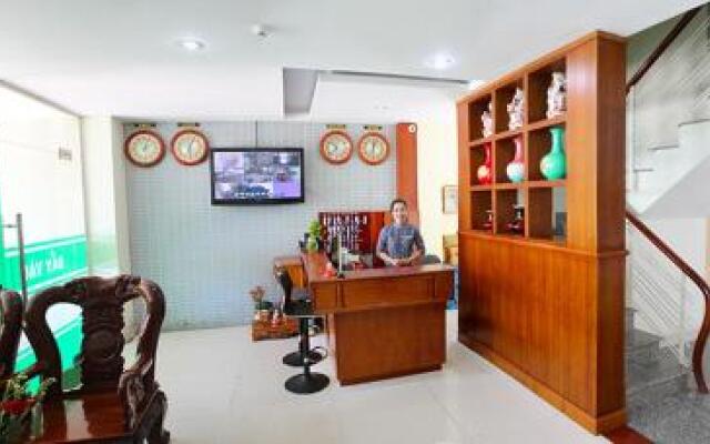 Khách sạn Huỳnh Tấn 2