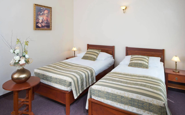 Amigo City Centre Hotel