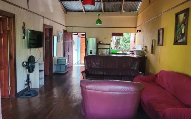 Casa Vero Cahuita, A 100 M. Del Parque Nacional