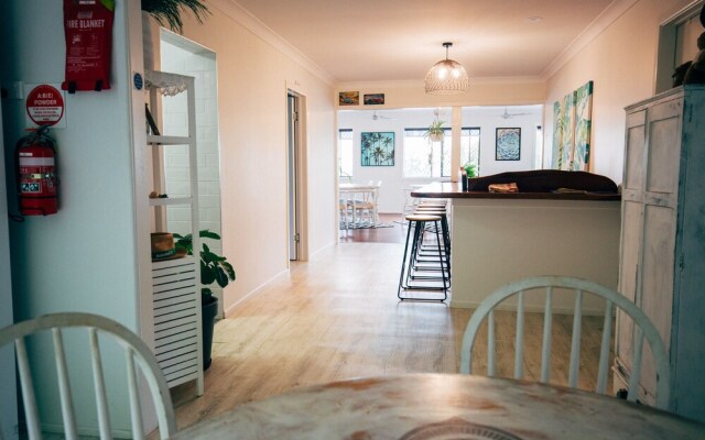 Yeppoon Beachhouse - Hostel