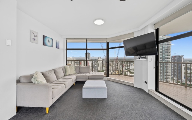 Lvl 30 - 2BRM Ocean Outlook Retreat – Balcony – Gold Coast