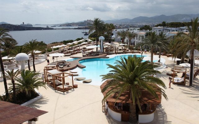 Destino Pacha Ibiza - Adults Only - Entrance to Pacha Club Included