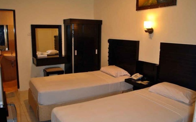 Grand Wisata Hotel – Guest Rooms – Ende