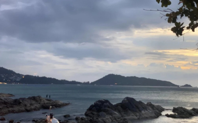 Bangla Thai  Escape 7-10 min walk