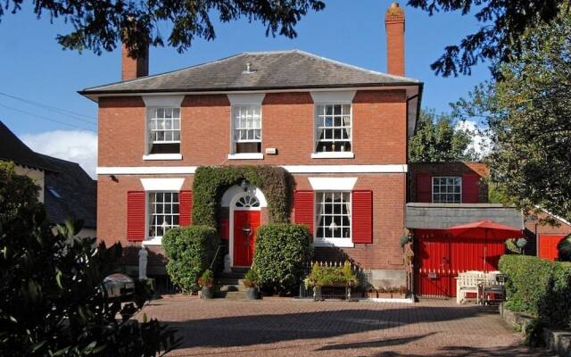 Holly House Bed & Breakfast