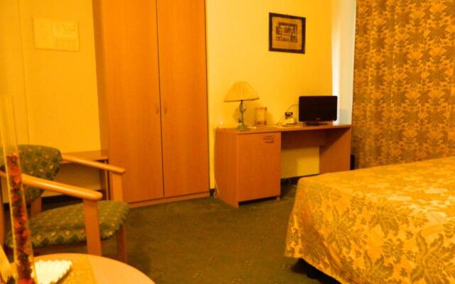 Ascot Lodging
