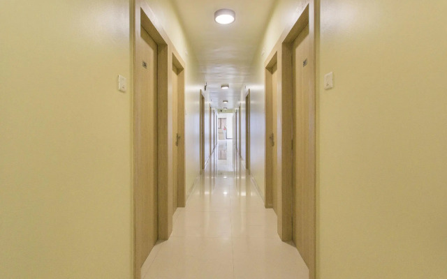 OYO 11527 Gaurav Residency