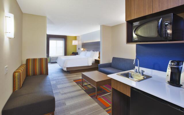 Holiday Inn Express Hotel & Suites Auburn Hills by IHG