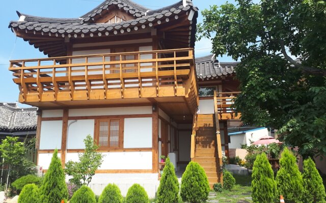 Gyeongju Seorabeol Hanok