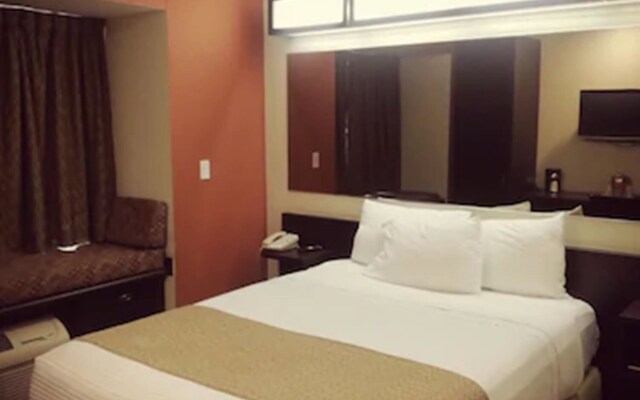 Microtel Inn & Suites by Wyndham Toluca