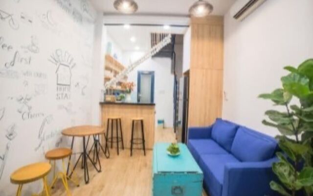Red Roses Hostel Bui Vien