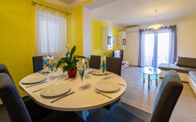 Apartment Tomica - open pool: A4 dvoetažni Novi Vinodolski, Riviera Crikvenica