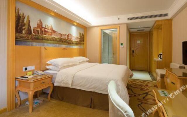 Vienna International Hotel (Shenzhen Airport Hangcheng)