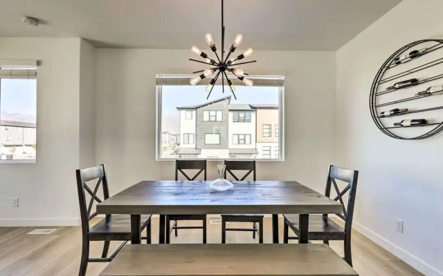 Modern Townhome - 8 Mi to Thanksgiving Point!