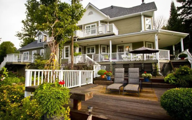 Rosseaus Northern Landing