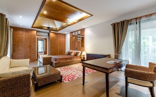 Champagne Pool Villa
