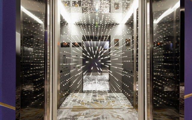 Orange Hotel (Yancheng Municipal Government Baolong Square)