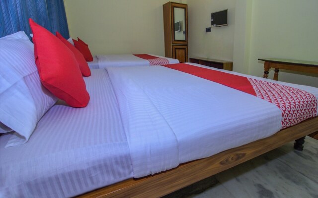 OYO 12896 Hotel Kahini