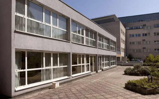 Urban Lodge (by Popinns)