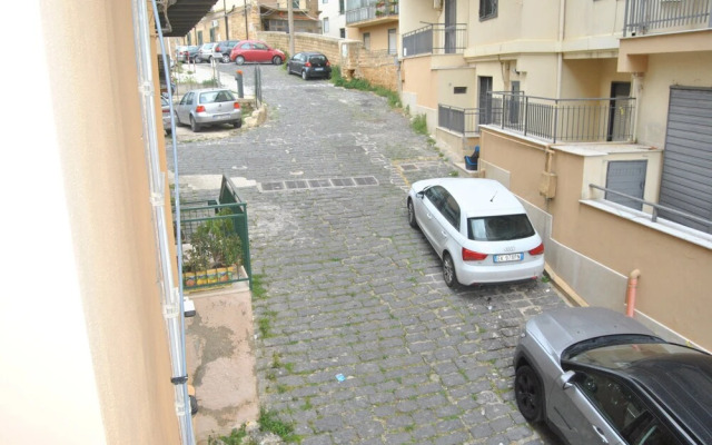 Agrigento Centre - 1-bed Apartment - Sleeps 4