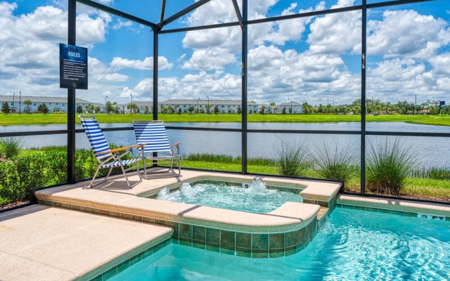 Stunning Home With Private Pool Near Disney