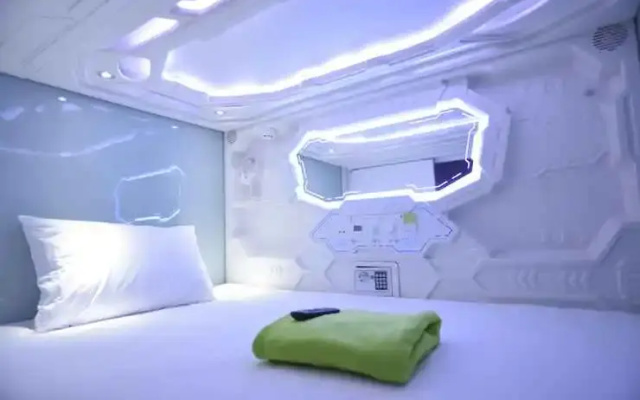 Whiz Capsule Thamrin Jakarta