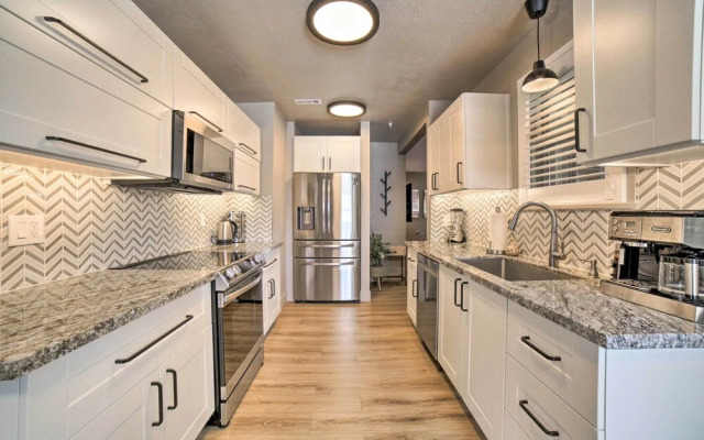 Modern Reno Abode Near Parks & Midtown!