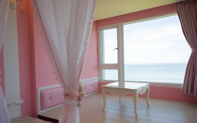 White Spray B&B