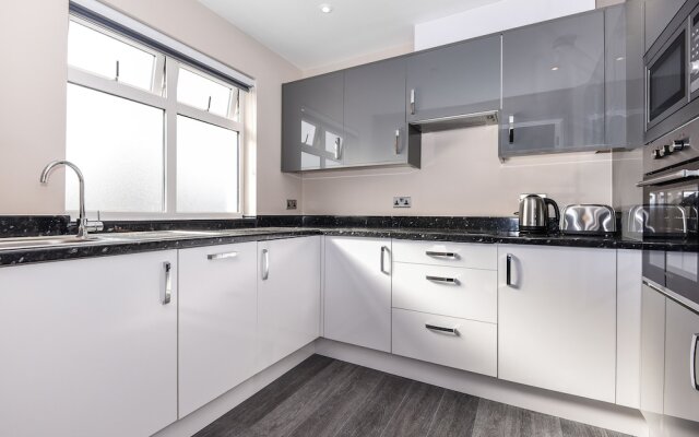Magna House Apartments
