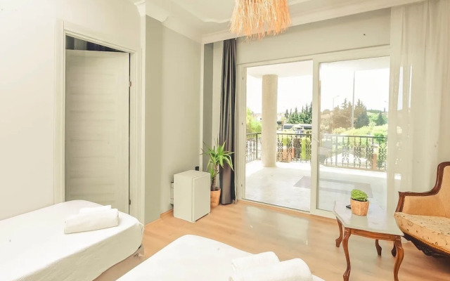 Gerence Otel by Lamira