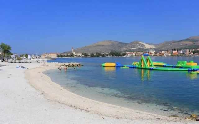 Holiday house with WiFi Trogir - 15319