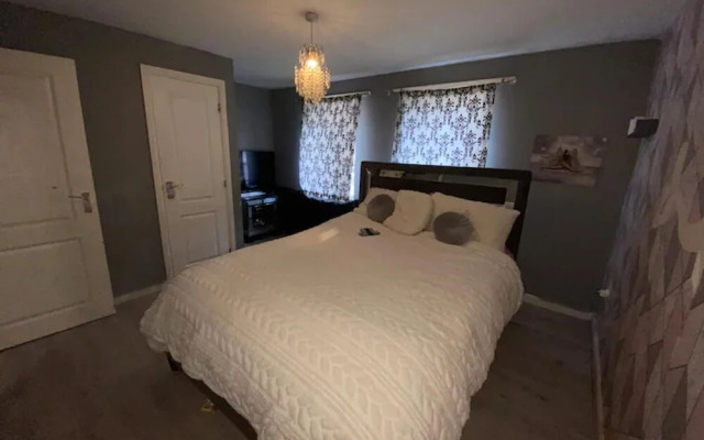 Stunning Apartment In Smethwick, West Midlands