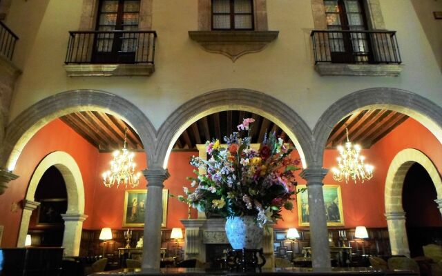 Hotel Virrey De Mendoza