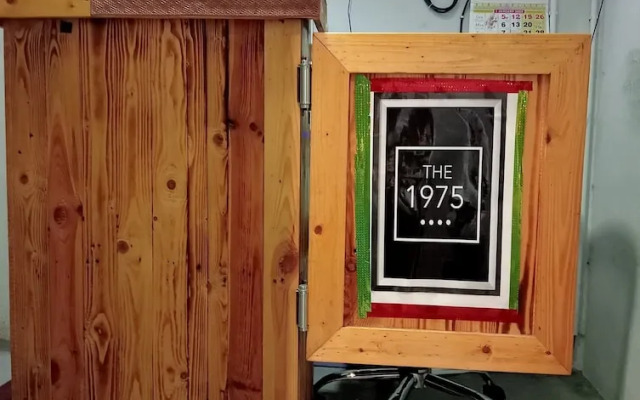 The 1975 Hotel Empire