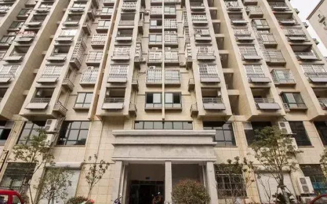 Bengbu Flower Theme Apartment