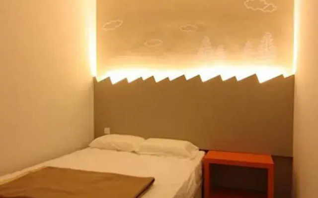 Warm Blanket Hotel
