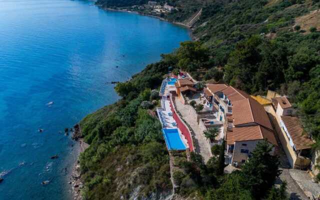 Pelagos Beach Hotel
